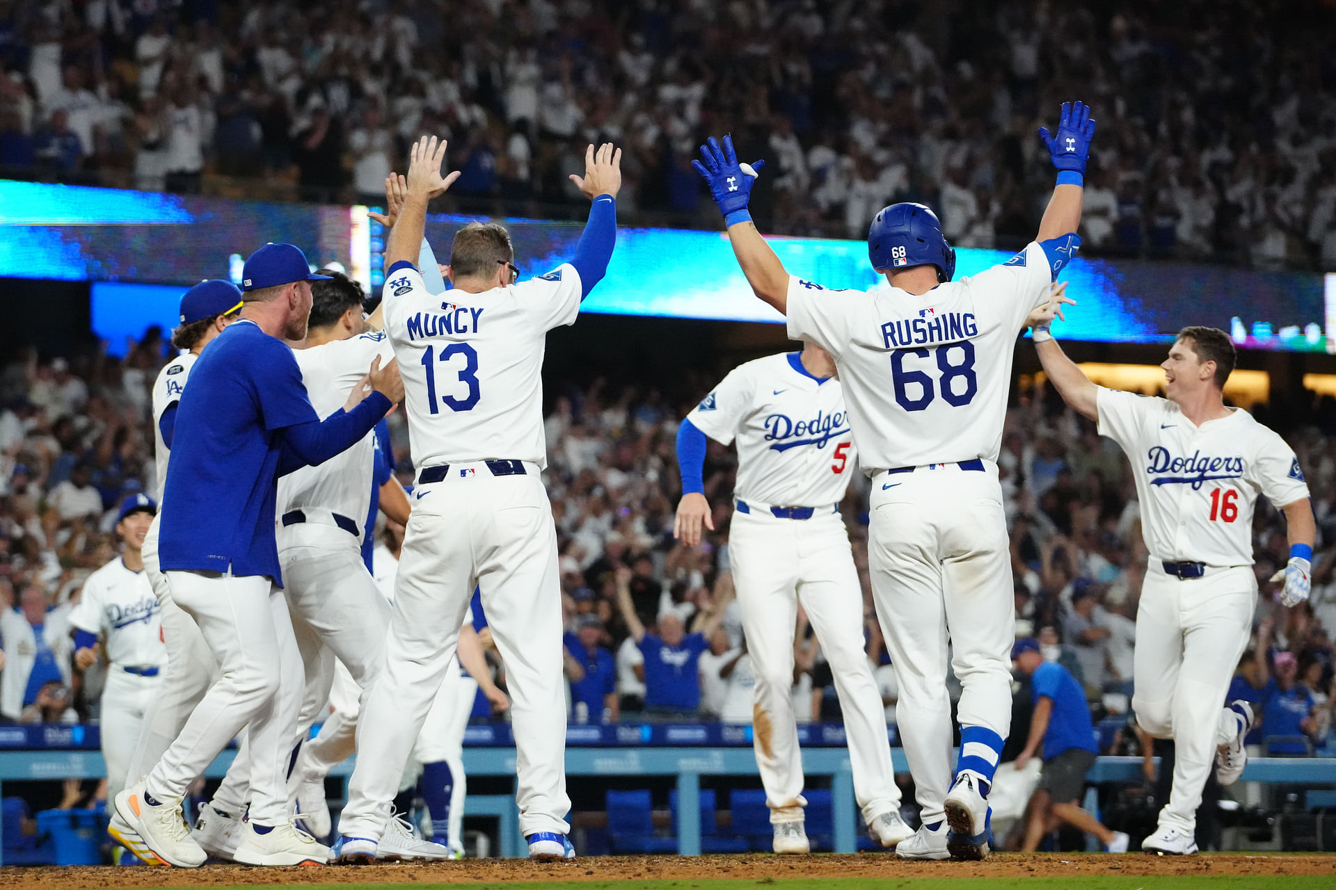 MLB: San Diego Padres at Los Angeles Dodgers - Source: Imagn