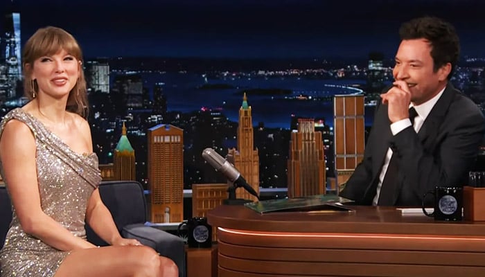 Taylor Swift makes sparkling Tonight Show comeback